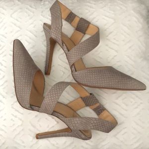 Vince Camuto Gray Heels SZ 8